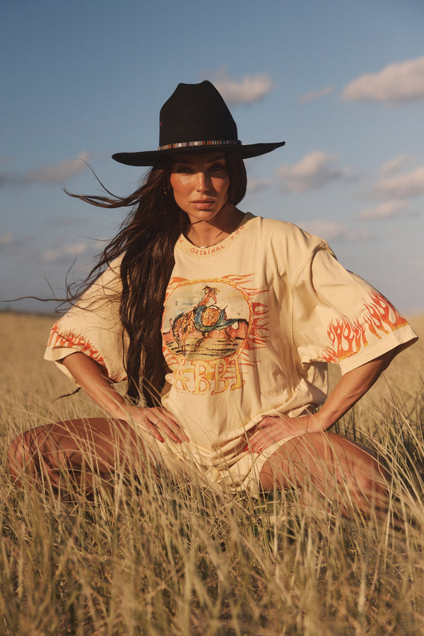 THE VERY OVERSIZED FLAMING COWBOY TEE - SAND