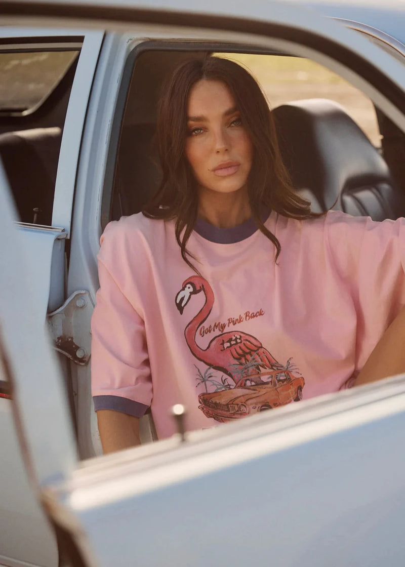 THE VERY OVERSIZED GOT MY PINK BACK TEE FLAMINGO RACING