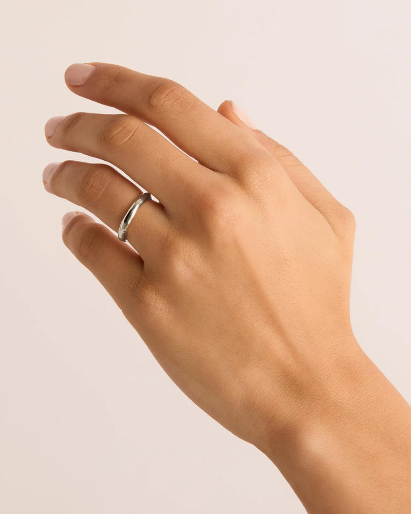 Lover Medium Ring - Sterling Silver